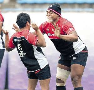 山田ローラ、稲垣啓太に“ツンデレ”な長女　一緒に野球観戦も「そっと手だけを…」