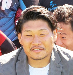 山田ローラ、稲垣啓太に“ツンデレ”な長女　一緒に野球観戦も「そっと手だけを…」