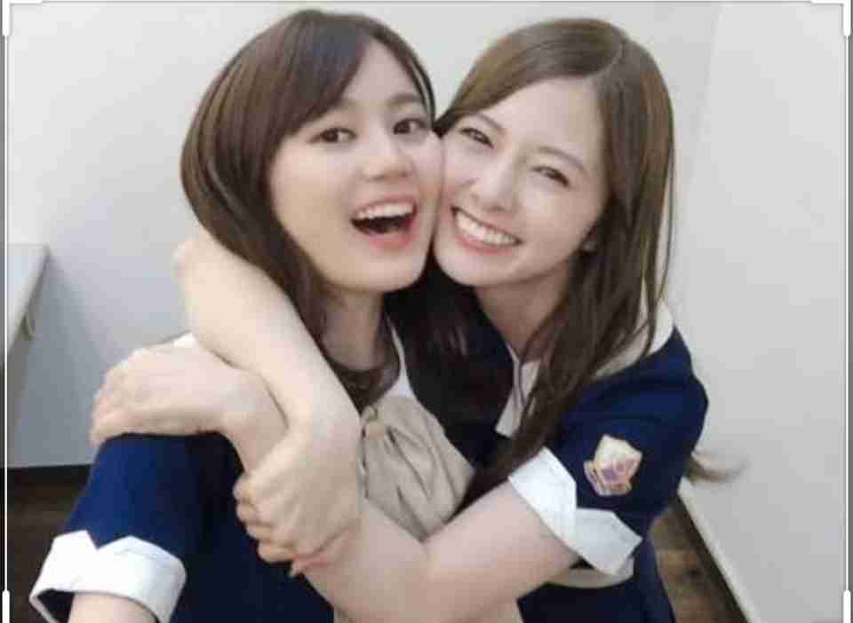 白石麻衣と生田絵梨花が熱烈キス! 「日本一かわいい楽屋」撮影した『乃木撮2』表紙解禁
