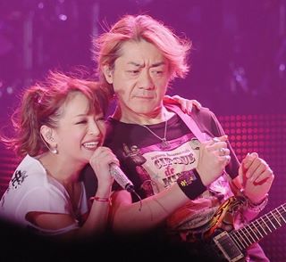 浜崎あゆみ、難聴支えた音楽スタッフの死去に悲痛