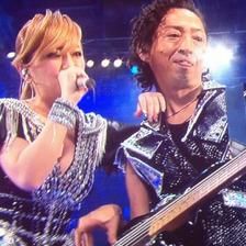 浜崎あゆみ、難聴支えた音楽スタッフの死去に悲痛