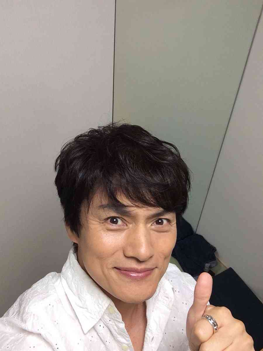 氷川きよし、Xmasライブで衣装8変化 「ボヘミアン・ラプソディ」日本語カバーで観客圧倒