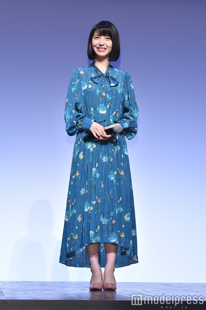 橋本環奈「だてめだよ」、“自前”メガネ姿に絶賛