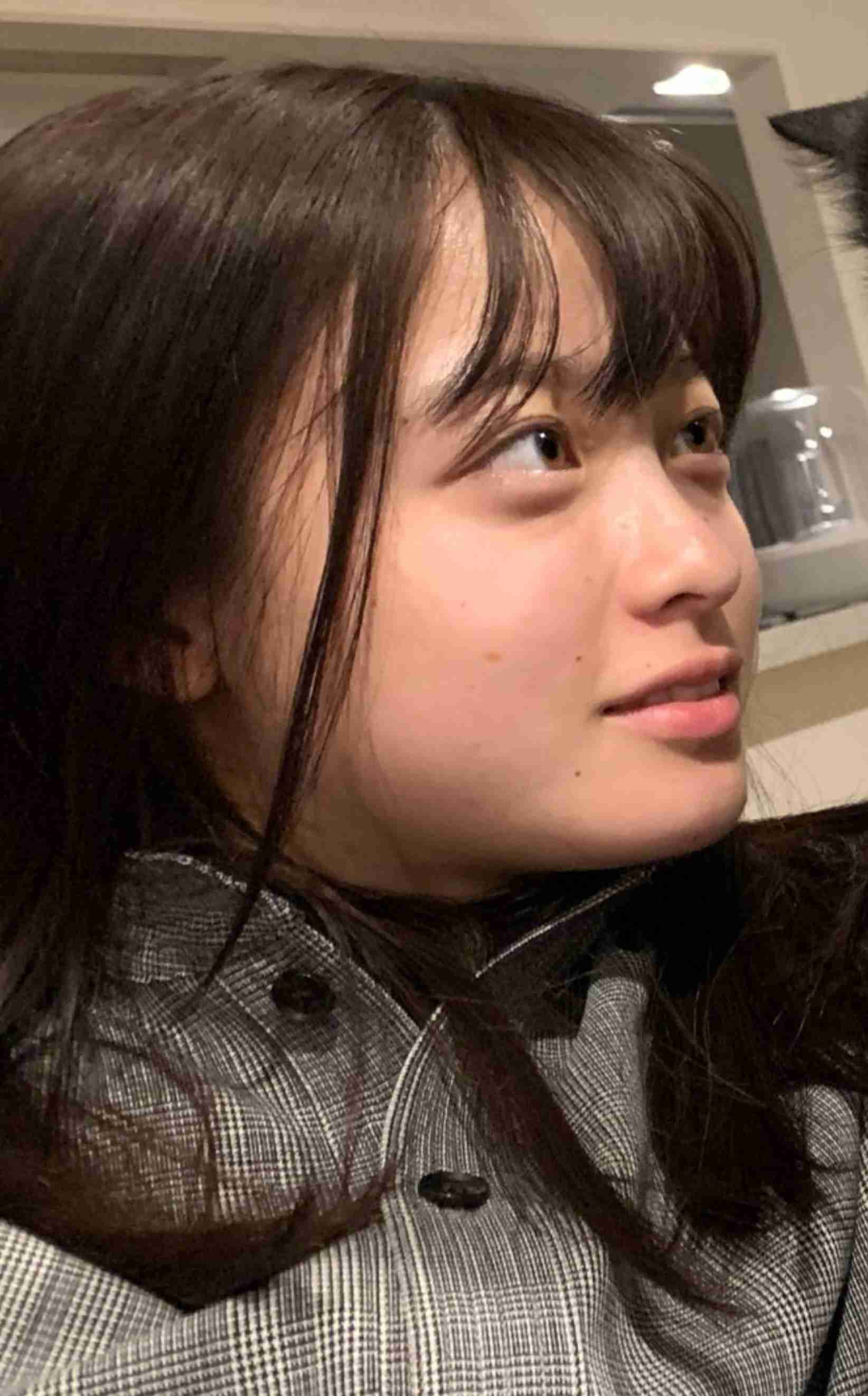 橋本環奈「だてめだよ」、“自前”メガネ姿に絶賛