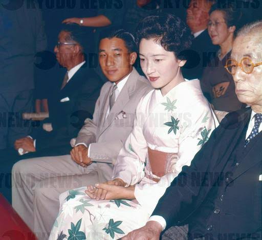 上皇后さま、血混じる嘔吐も　ストレス原因か、経過観察　宮内庁