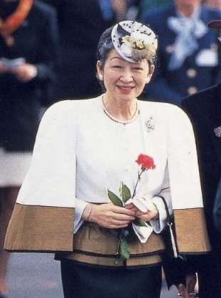 上皇后さま、血混じる嘔吐も ストレス原因か、経過観察 宮内庁