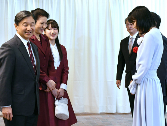 上皇后さま、血混じる嘔吐も ストレス原因か、経過観察 宮内庁