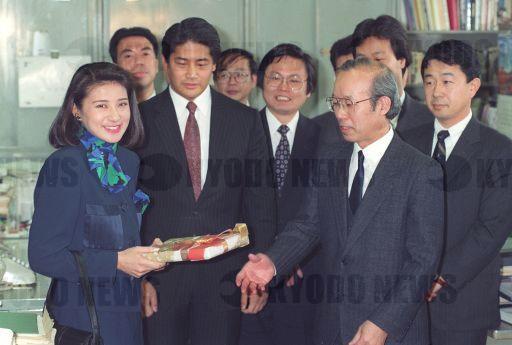 上皇后さま、血混じる嘔吐も ストレス原因か、経過観察 宮内庁