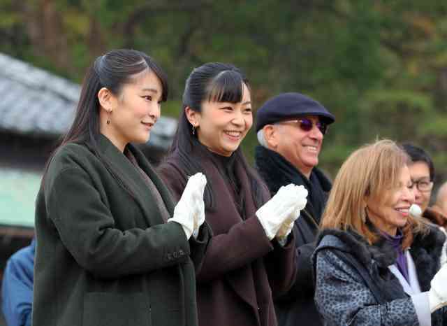 上皇后さま、血混じる嘔吐も ストレス原因か、経過観察 宮内庁