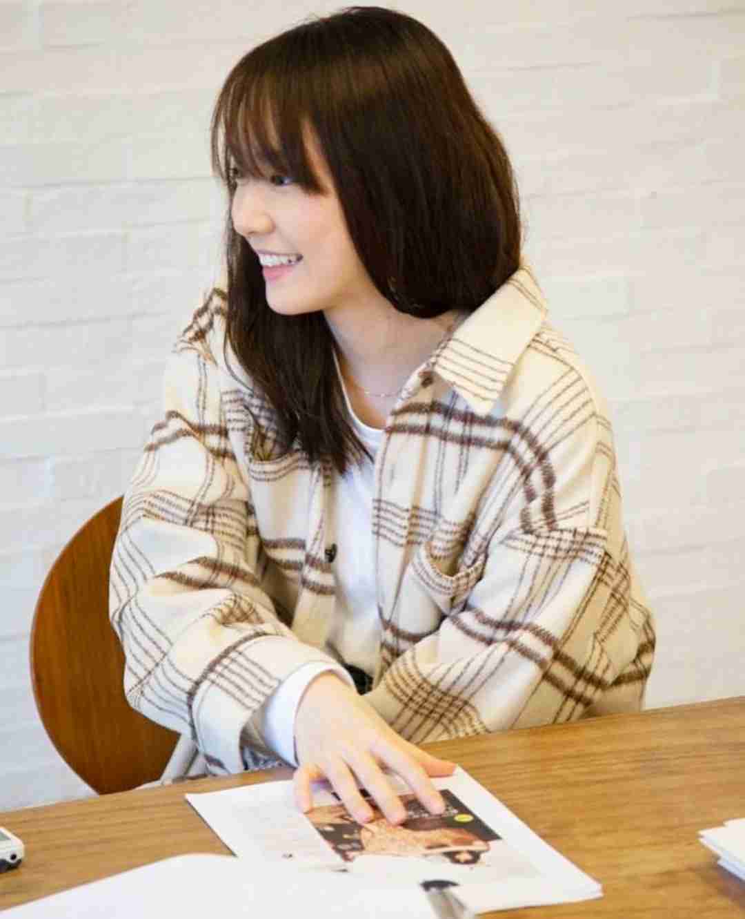 新垣結衣、7年ぶり渾身のビジュアルブックが写真集ランキング1位