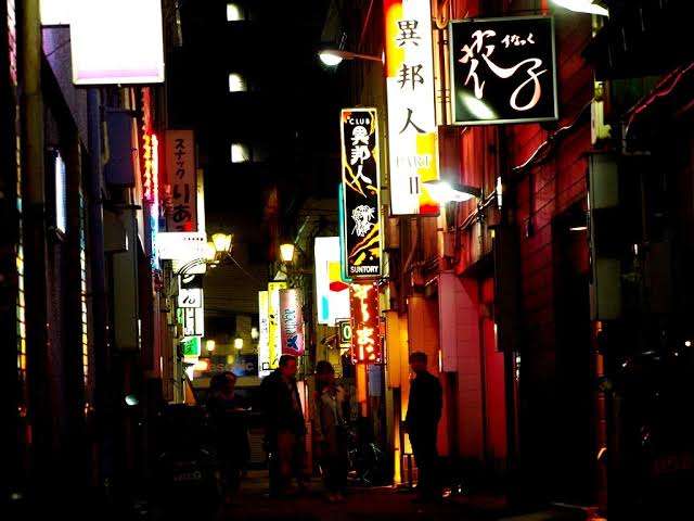 アウトローな雰囲気の街並みが好きな人