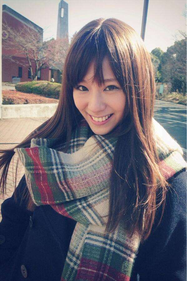 西内まりや、Y字バランスで“超絶美脚”アピール!に絶賛の声「足ながっ」「スタイル良すぎ…」