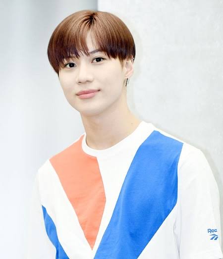 ＜羽生結弦選手＞40～50代女性向け美容誌の表紙に  「美の化身」「妖精」テーマに特集　特大ポスターも