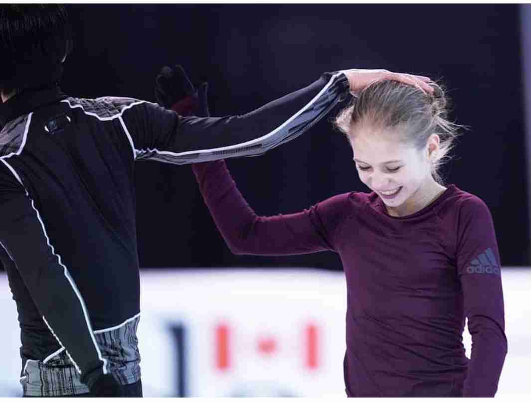 ＜羽生結弦選手＞40～50代女性向け美容誌の表紙に  「美の化身」「妖精」テーマに特集　特大ポスターも