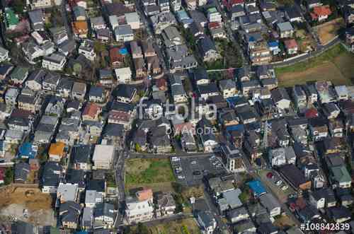 「この住宅地は地獄に見える？それとも天国に見える？」意見が割れていたアメリカの街並み