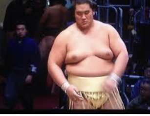 貧乳でも実は悩んでない人