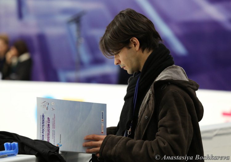 宇野昌磨復活優勝を導いたイケメンコーチに「裏MVP」の声