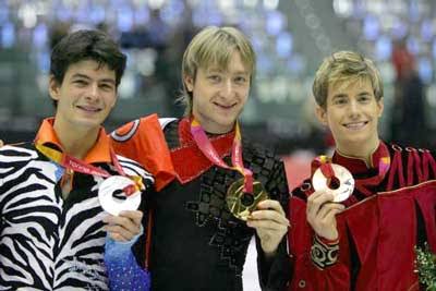 宇野昌磨復活優勝を導いたイケメンコーチに「裏MVP」の声