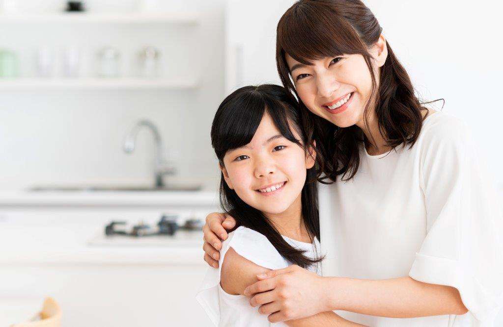 いつまでも子供のままでいて欲しがる母親