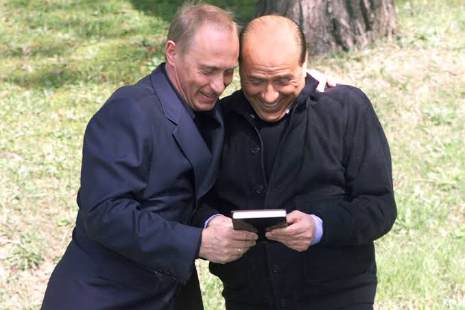「プーチン大統領の美容整形の噂」をSNSに書き込んだテレビ局記者が突如辞職