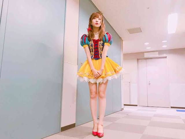 指原莉乃が貴重な私服姿を公開　「オシャレ」ぶりにファン「全体のバランス最強」