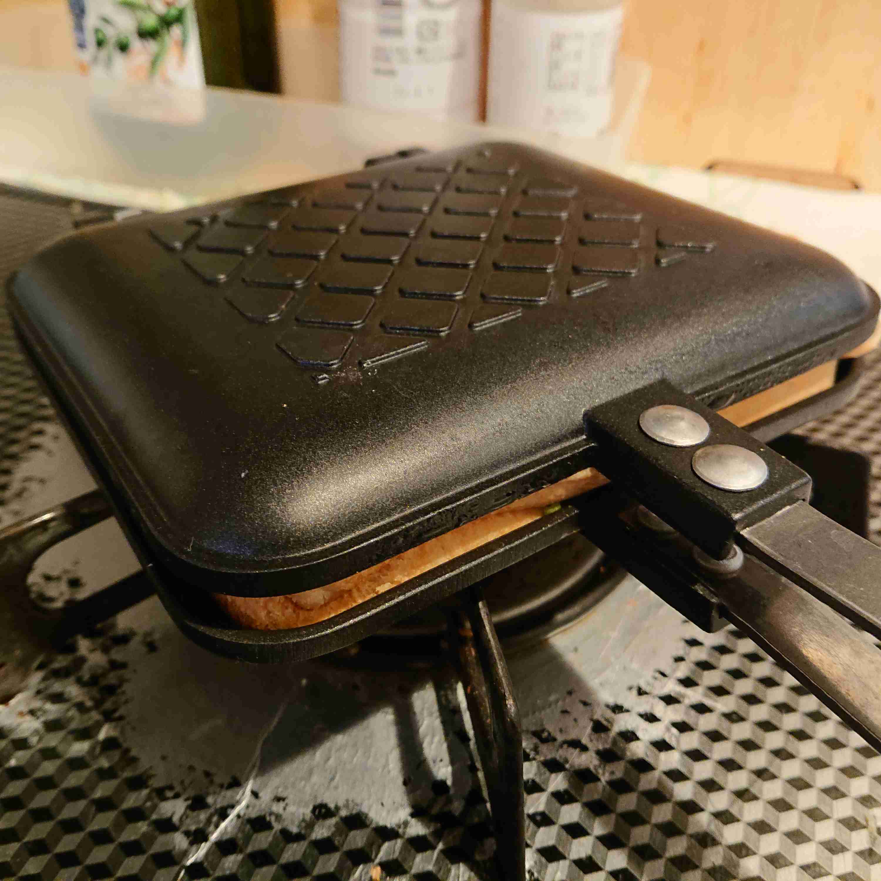 ホットサンドメーカー持ってる人！