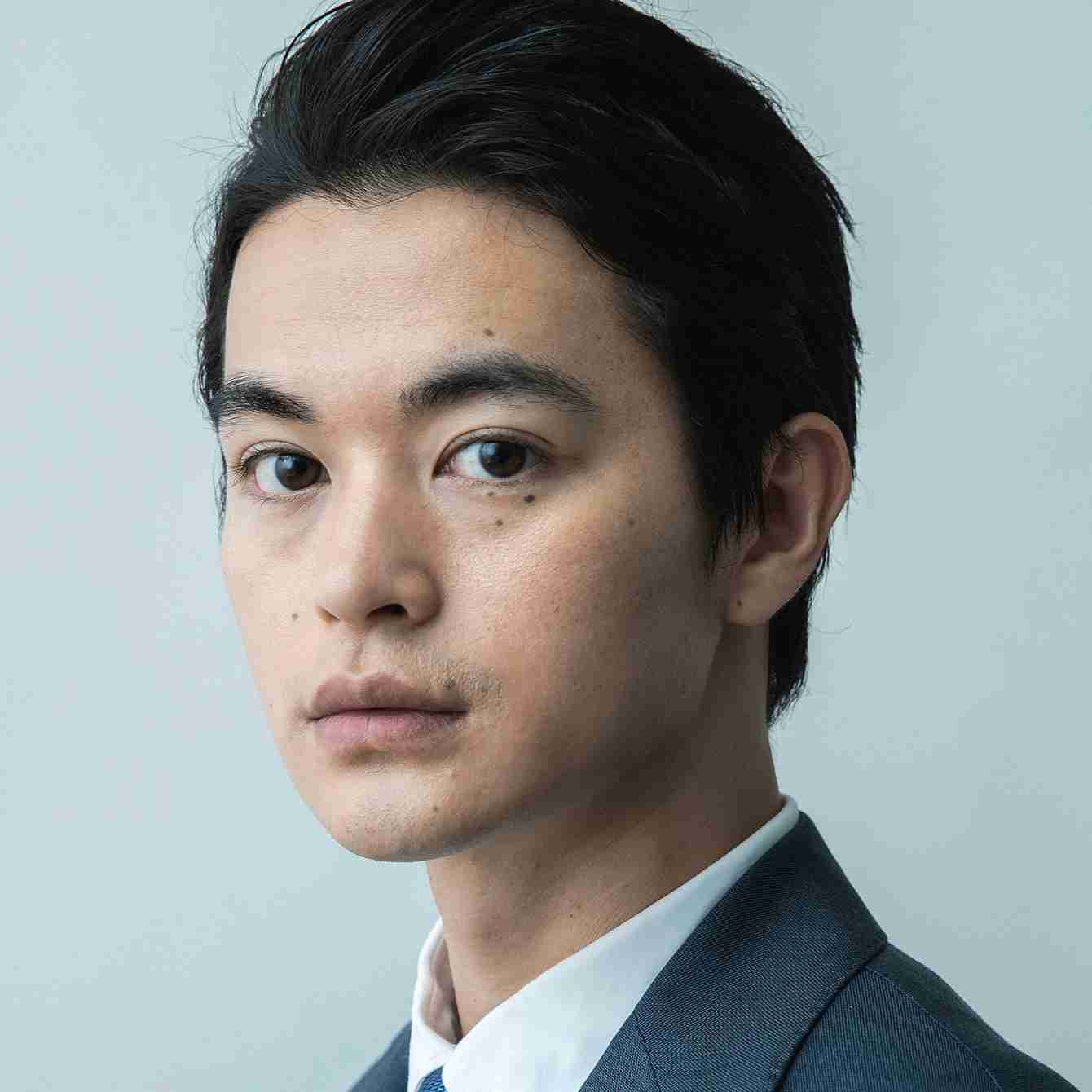 イケメンとフツメンの中間の画像を貼るトピ