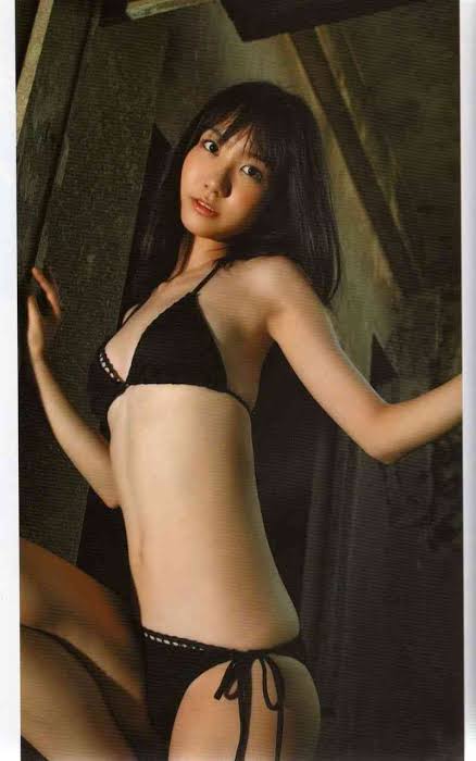 柏木由紀、肩出し×網タイツの“あざとい”ショット「いい女」「萌え袖最高」