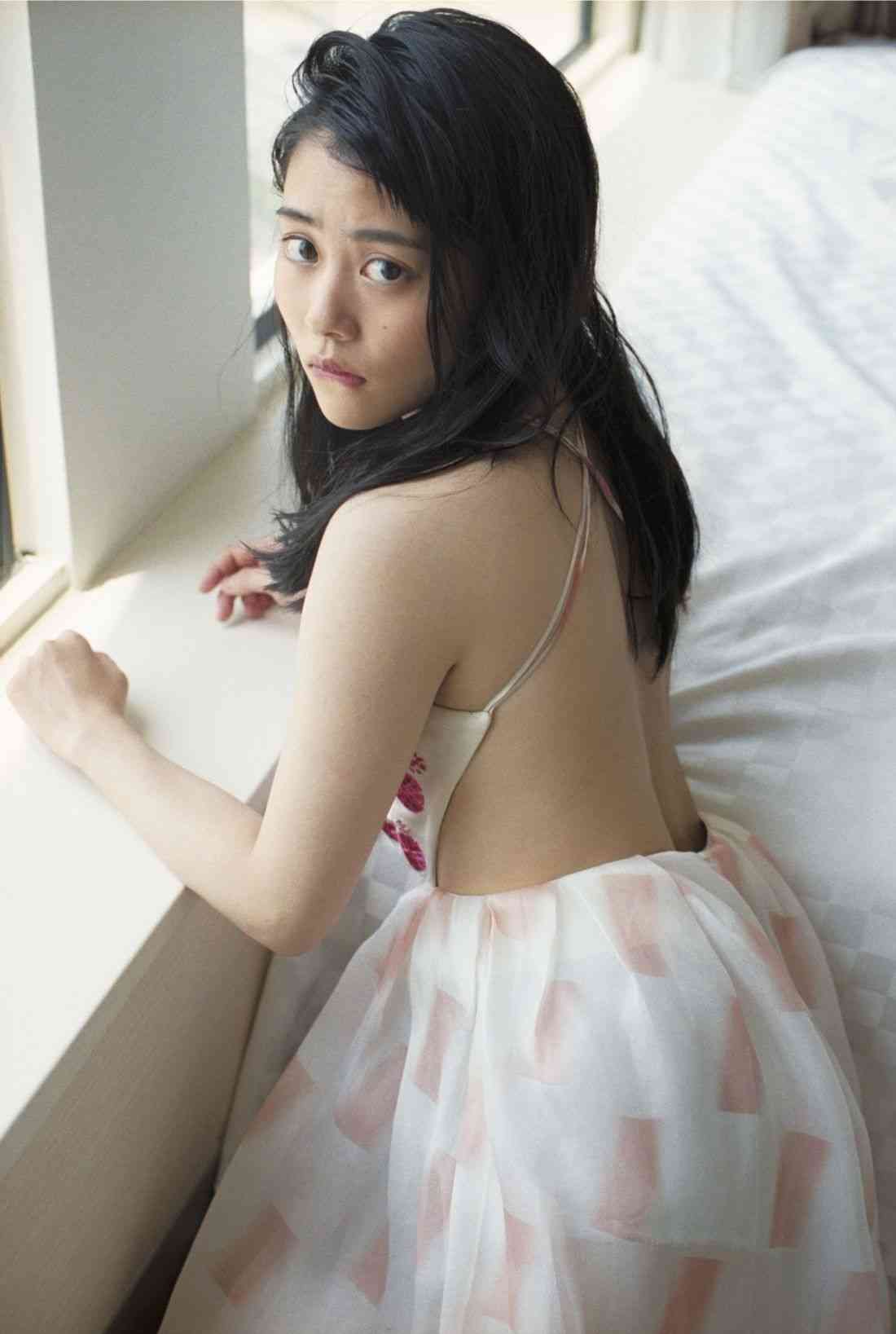 高畑充希＆山崎賢人がそれぞれ表紙に 「MORE」初の試み