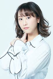 松井玲奈「目の印象が少し変わる」メイク披露…眉毛描き方次第で鼻もツンと見えるコツ