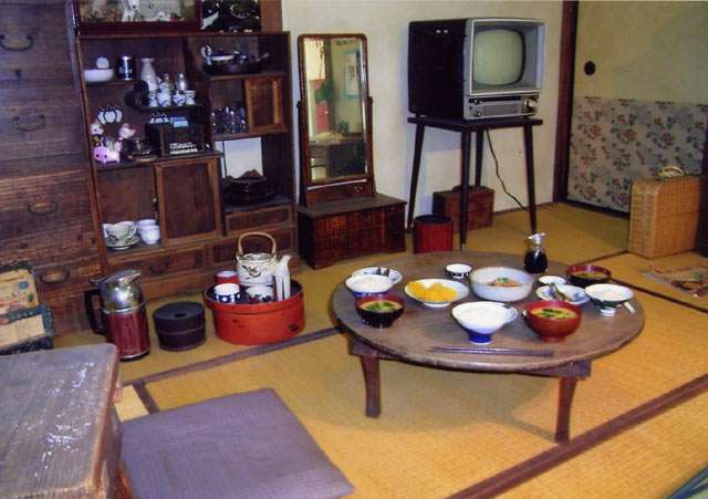 「古さを逆手に」西武園、100億円かけ昭和レトロ再現