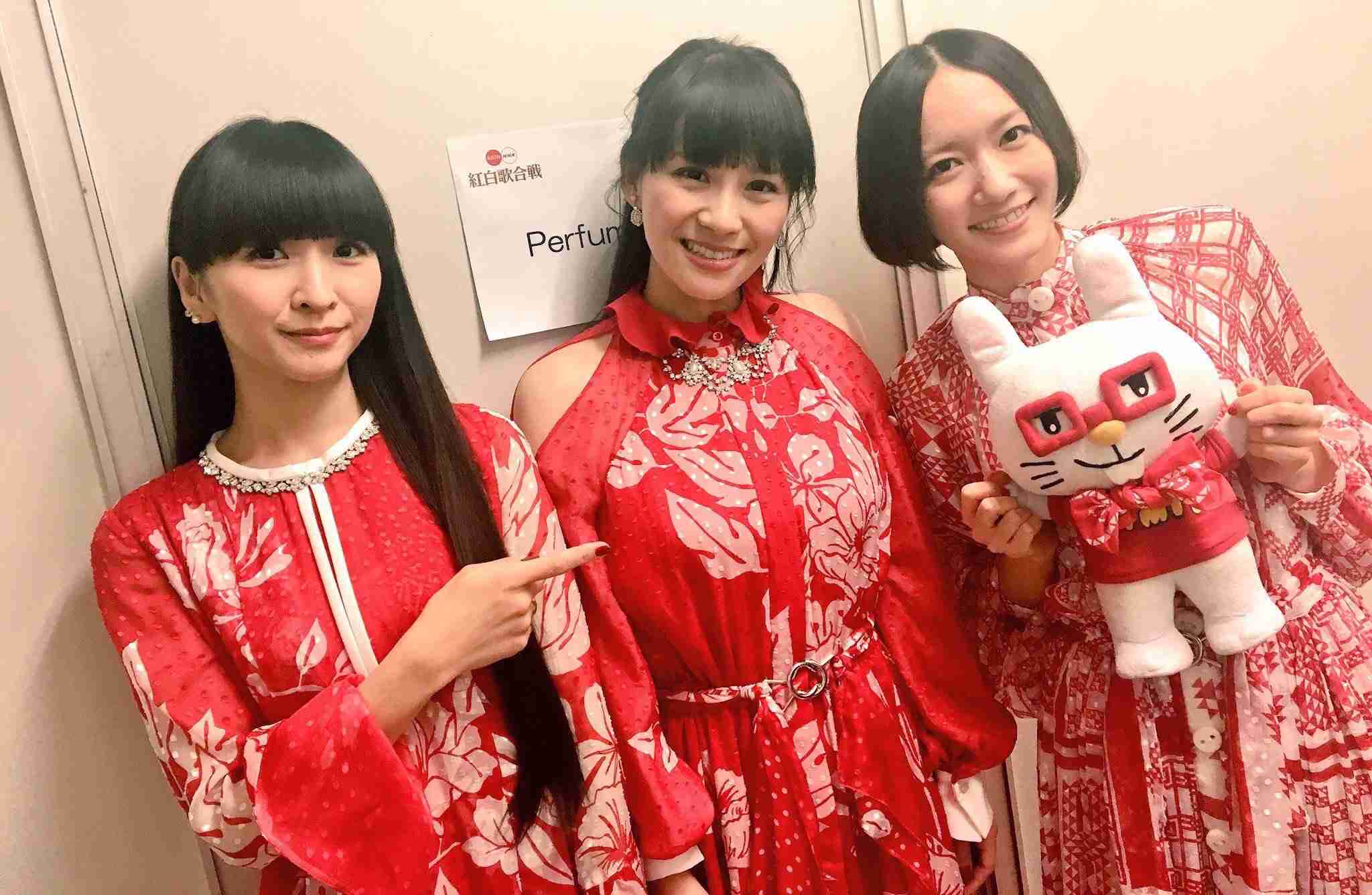【画像】同じ衣装の芸能人