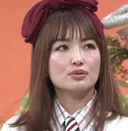 平子理沙「かなりブロンドに」金髪ヘアのアップショット公開「フランス人形みたい」「完璧の可愛さ」など反響