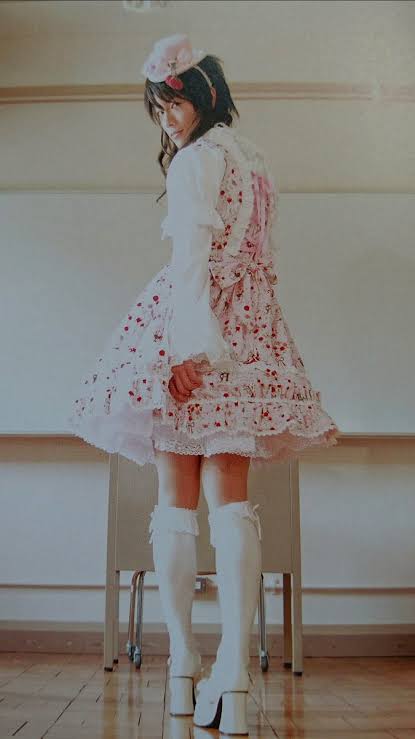 佐藤健、メガネ姿の微笑みショット「ドキドキして死にそう」「笑顔の破壊力」