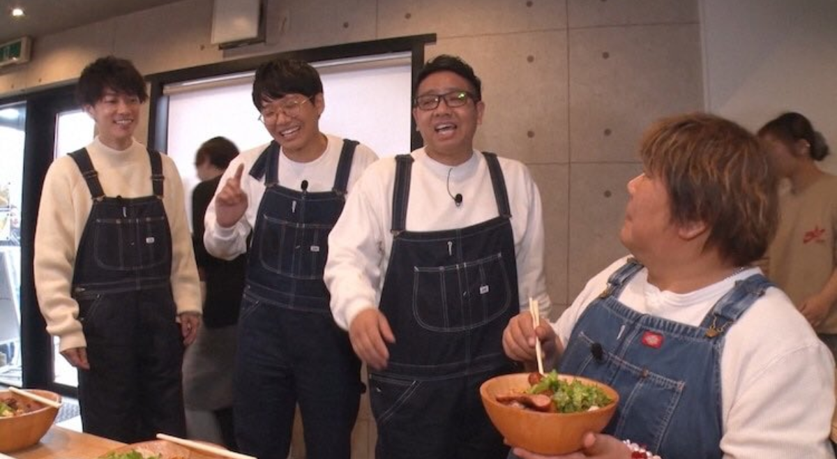 佐藤健に見つめられ上白石萌音が照れ笑いするオフショットに「私も見つめられたい」「羨ましすぎ」と反響