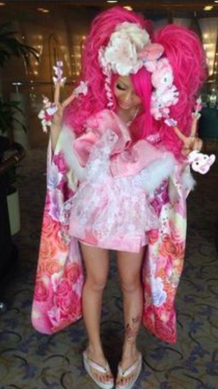 派手な衣装や幟旗…北九州市で成人式 式典進行は妨げず