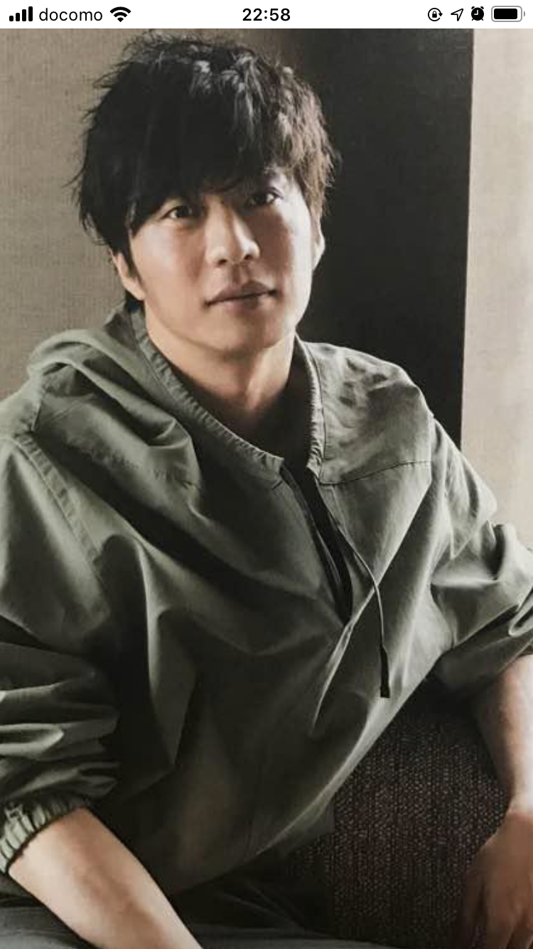 田中圭、ムック本を発表 寝顔・スーツ姿…“初出し”オフショットも