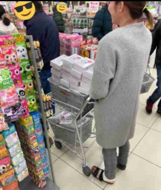 『精神状態も限界』 マスク売り場店員の「悲痛な叫び」に言葉を失う