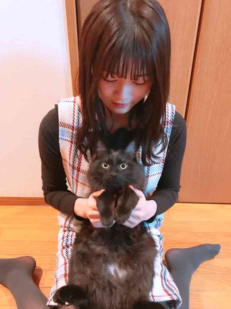 山口真帆、網タイツ＆ピンヒールの美脚オフショット「足ながっ」「エロカッコいい」と新たな魅力に反響