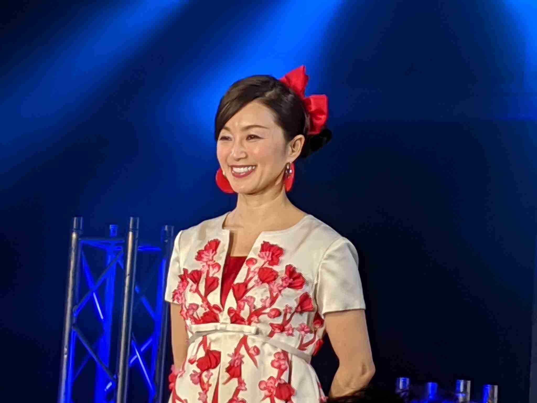 酒井法子、4年連続のバースデーイベント開催 Love Me Doがサプライズで登場