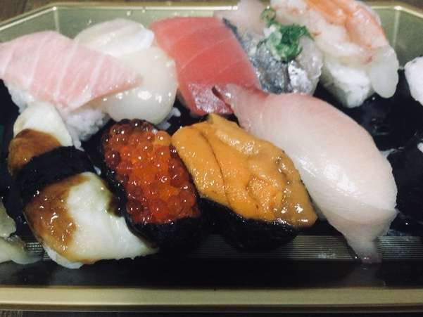 500円で嬉しいボリューム! くら寿司が平日限定でお得「ランチセット」始めるよ~。