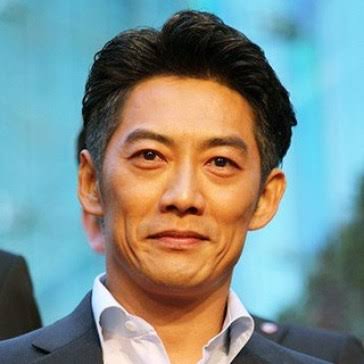 えくぼの男性