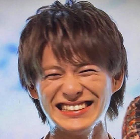 えくぼの男性