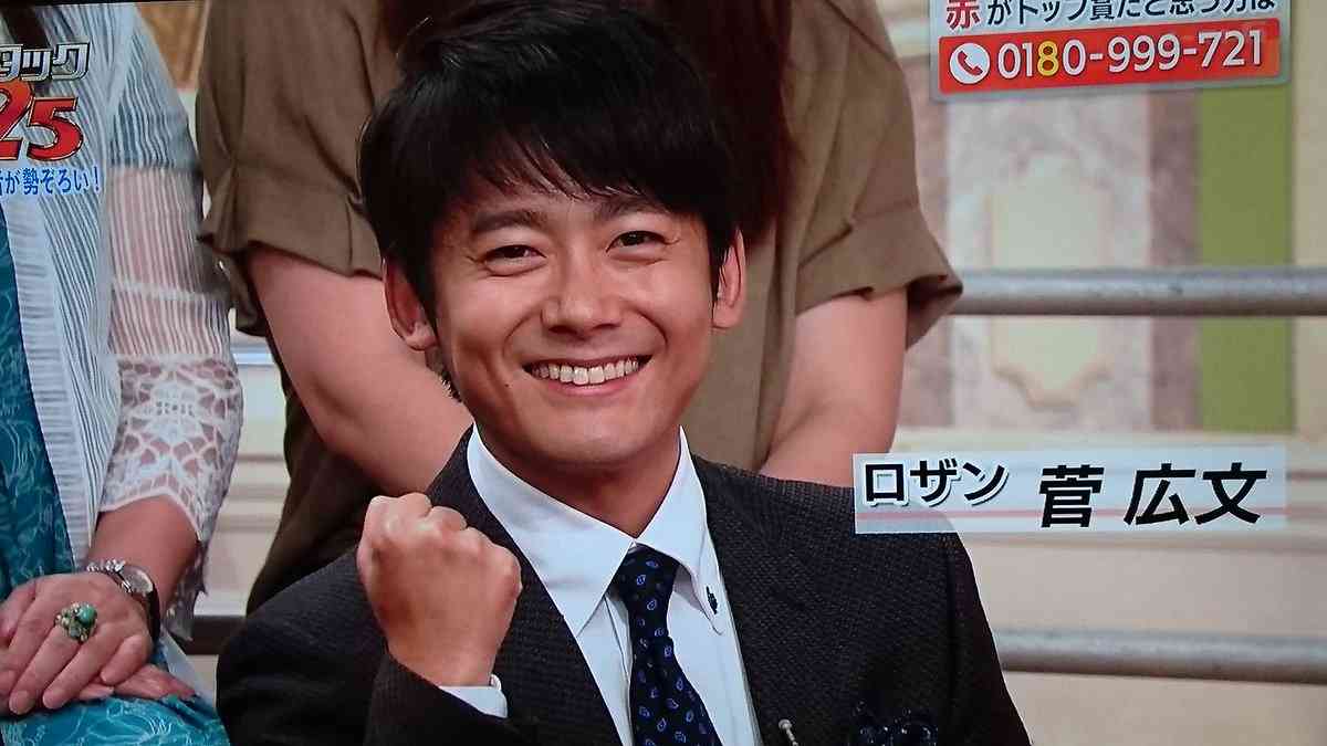 えくぼの男性