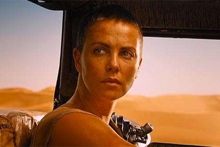 【写真で比較】美魔女シャーリーズ・セロンは10年で顔が変わっていないことが判明！
