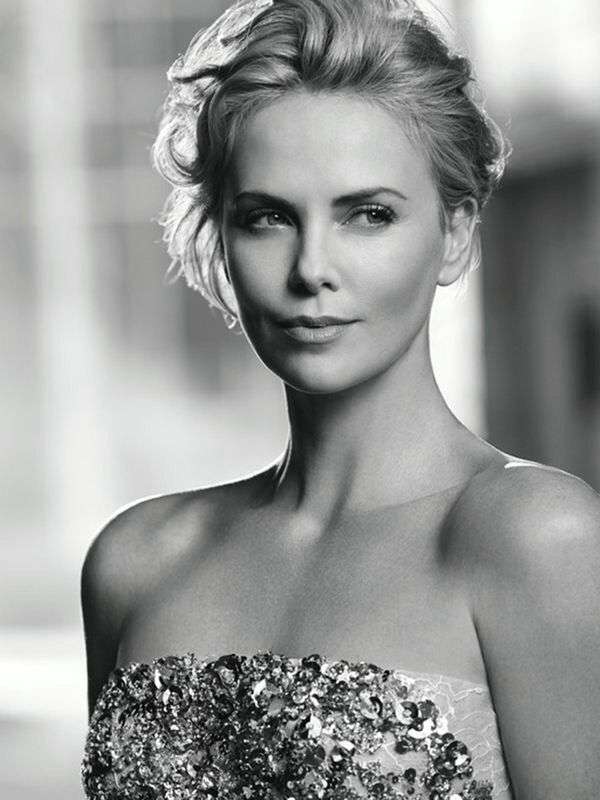 【写真で比較】美魔女シャーリーズ・セロンは10年で顔が変わっていないことが判明！