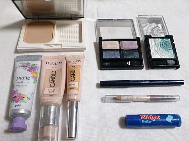 今日のメイクに使ったコスメを見せてくださいpart12