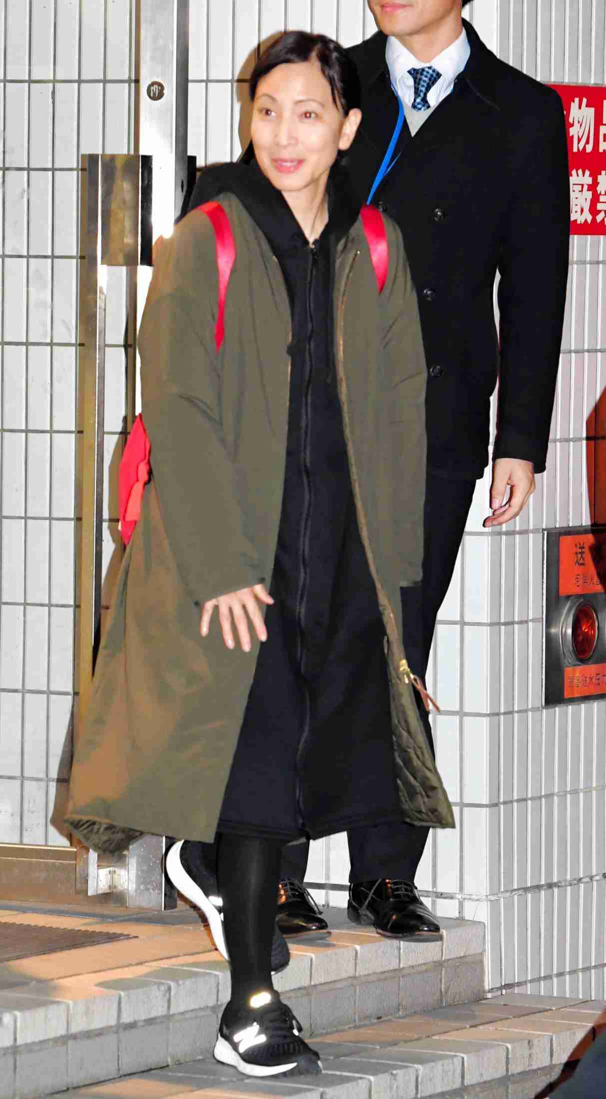 鈴木杏樹“にっこり会釈”に非難殺到「恐ろしい」「図太いわ」