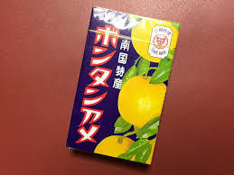 懐かしのパッケージを貼るトピ