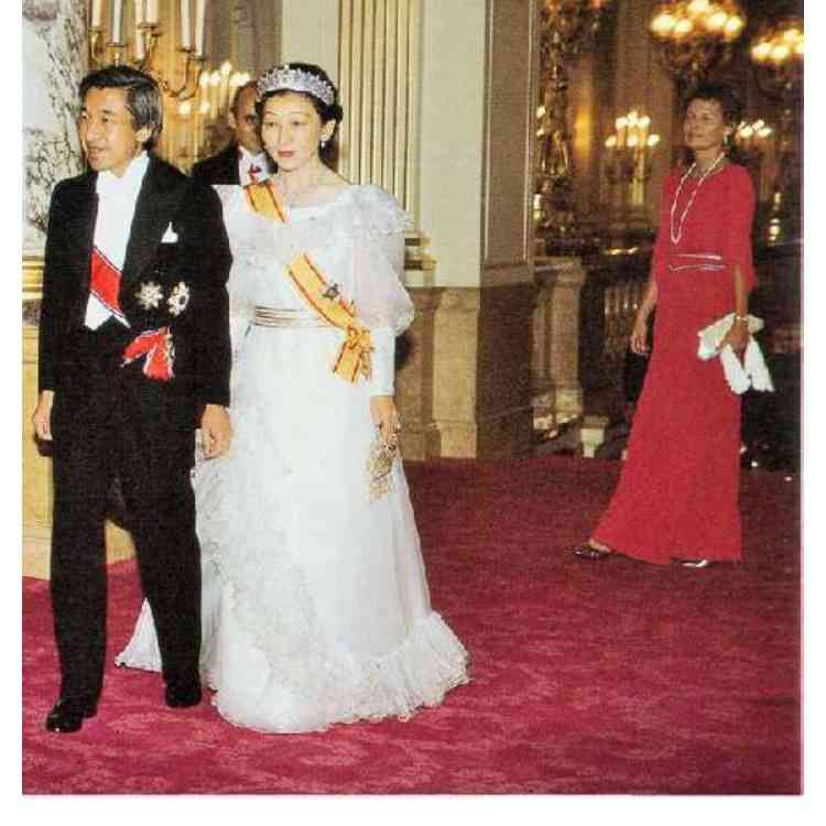 天皇・皇后両陛下、今春に訪英